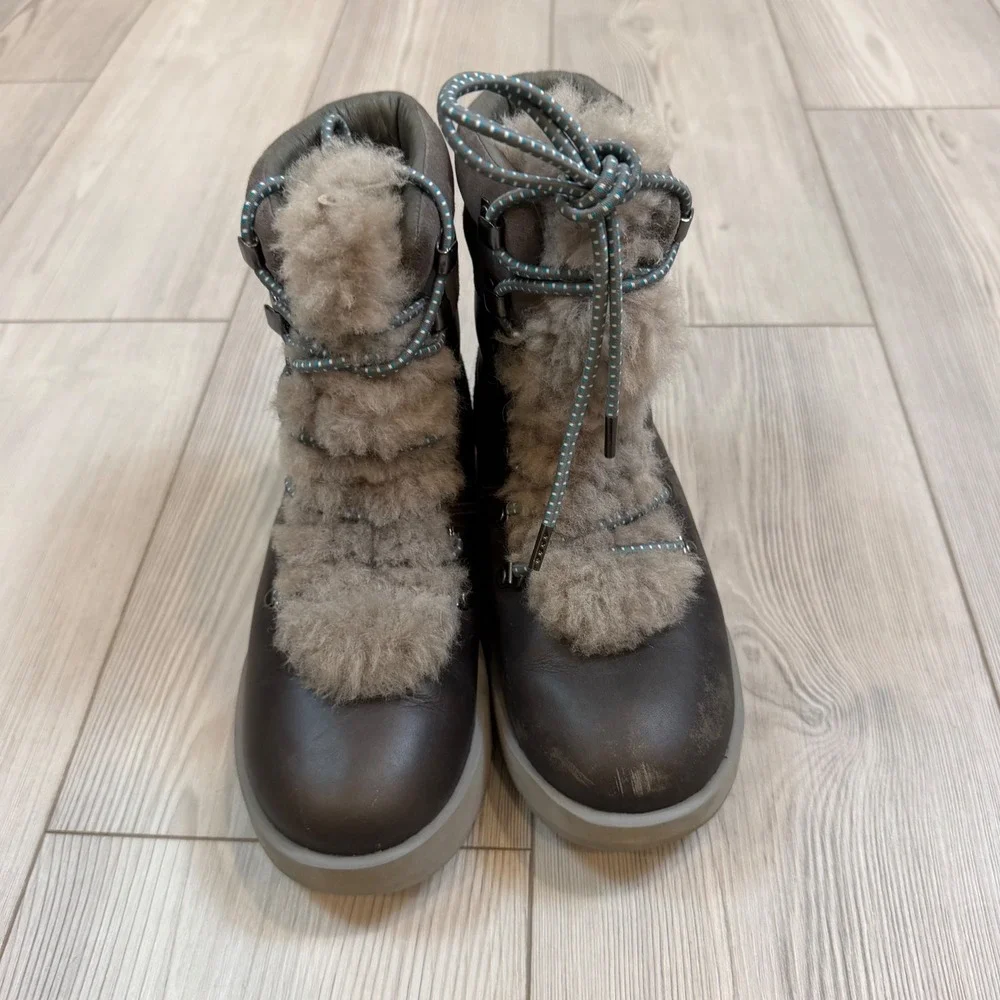 UGG Viki Waterproof Classic Boots for Woman 6 Gray Leather Suede Vibram